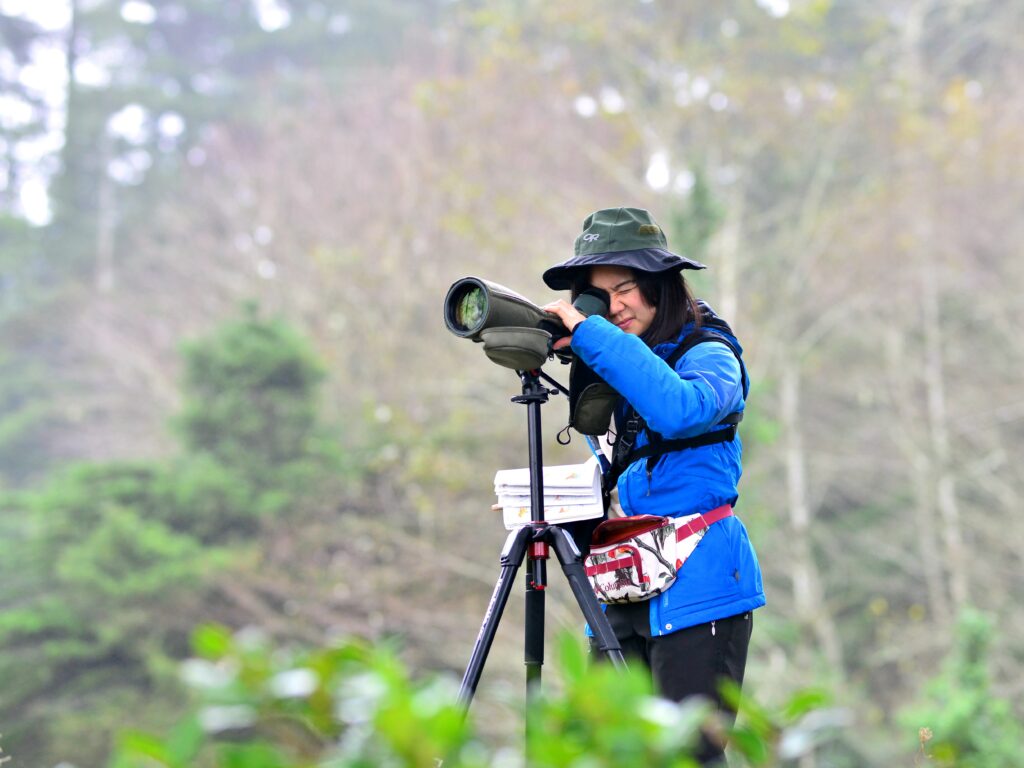 Birding through the spotting scope